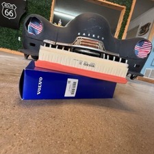 (1) Genuine Volvo OEM Engine Air Filter XC40 - 32146443 - same as dealership