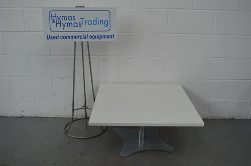 2 x White cafe bistro coffee tables FUNKY Good condition 80cm x 80cm x 39cm high