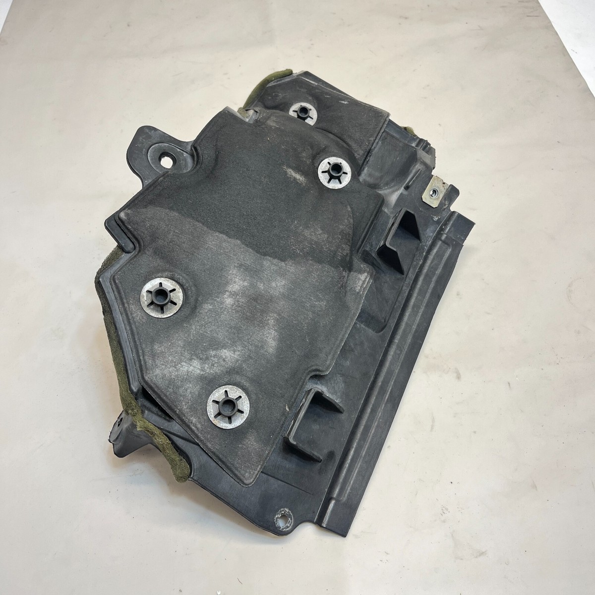 2011-2013 BMW X3 F25 LEFT ENGINE COMPARTMENT PART 51717213663 30 アルファードヴェルファイア  ストレートマフラー
