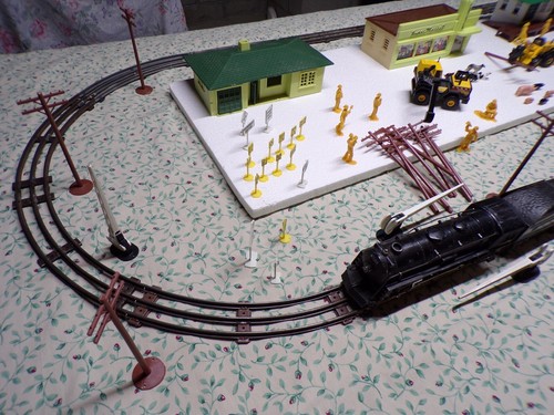 Marx Vintage O Gauge Electic Toy Train/Track/Transformer/ Accessories/Figurines - Picture 3 of 24