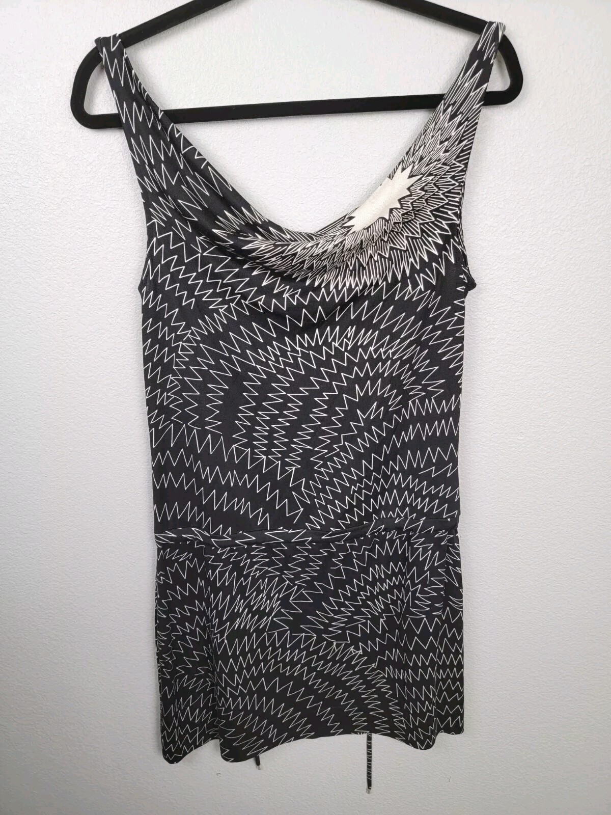 Picture 2 of 9