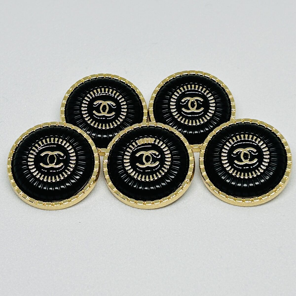10 Chanel Buttons Black Gold CC Logo Metal 25mm Vintage 10 Chanel Buttons Black Gold CC Logo Metal 25mm Vintage