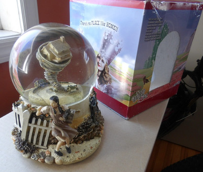 Wizard of Oz Tornado Water Globe San Francisco Music Box Co. with Original Box