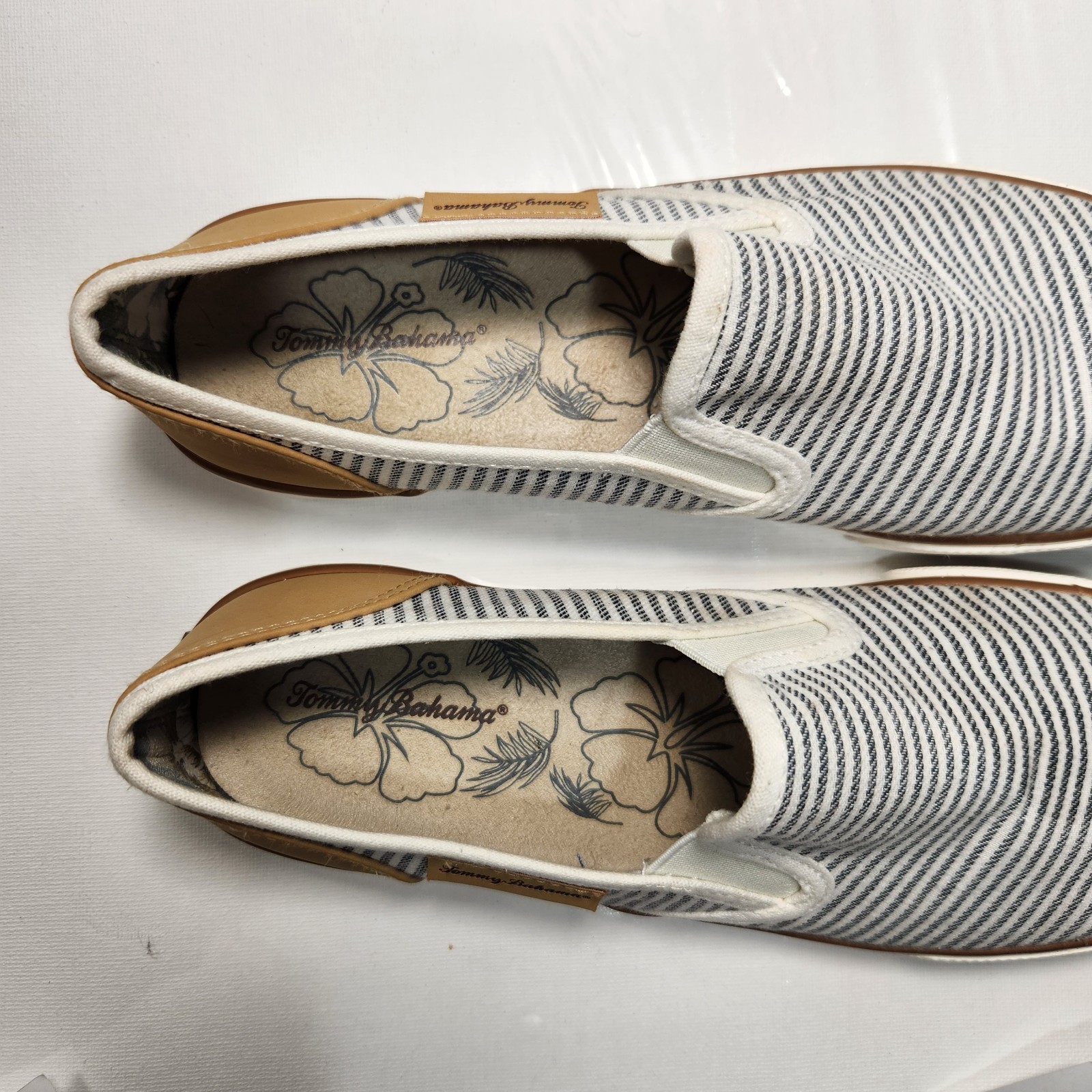 Tommy Bahama Mens Size 9.5 Blue Stripe Loafers Slip On Shoes Sneakers Nautical