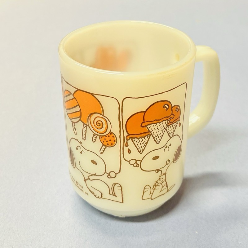 Vintage 1958 Fire King SNOOPY Milk Glass SWEET DREAMS ICE CREAM COFFEE  MUG
