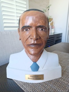 Busto in legno intagliato a mano Barack Obama scultura artista Ray Landry maggio 2009