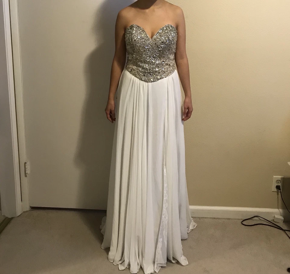 Hermoso Vestido Formal Blanco Terani P3168 Talla 4 - Nuevo/Nunca Usado  Foto 4 de 4