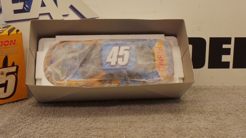 Kyle Petty #45 Garfield 2003 Intrepid 1:24 scale die-cast nascar - Picture 11 of 18