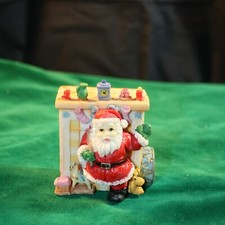 Resin Santa, Fireplace Chimney Opens Up Christmas Figurine, 2.5" Inches Tall