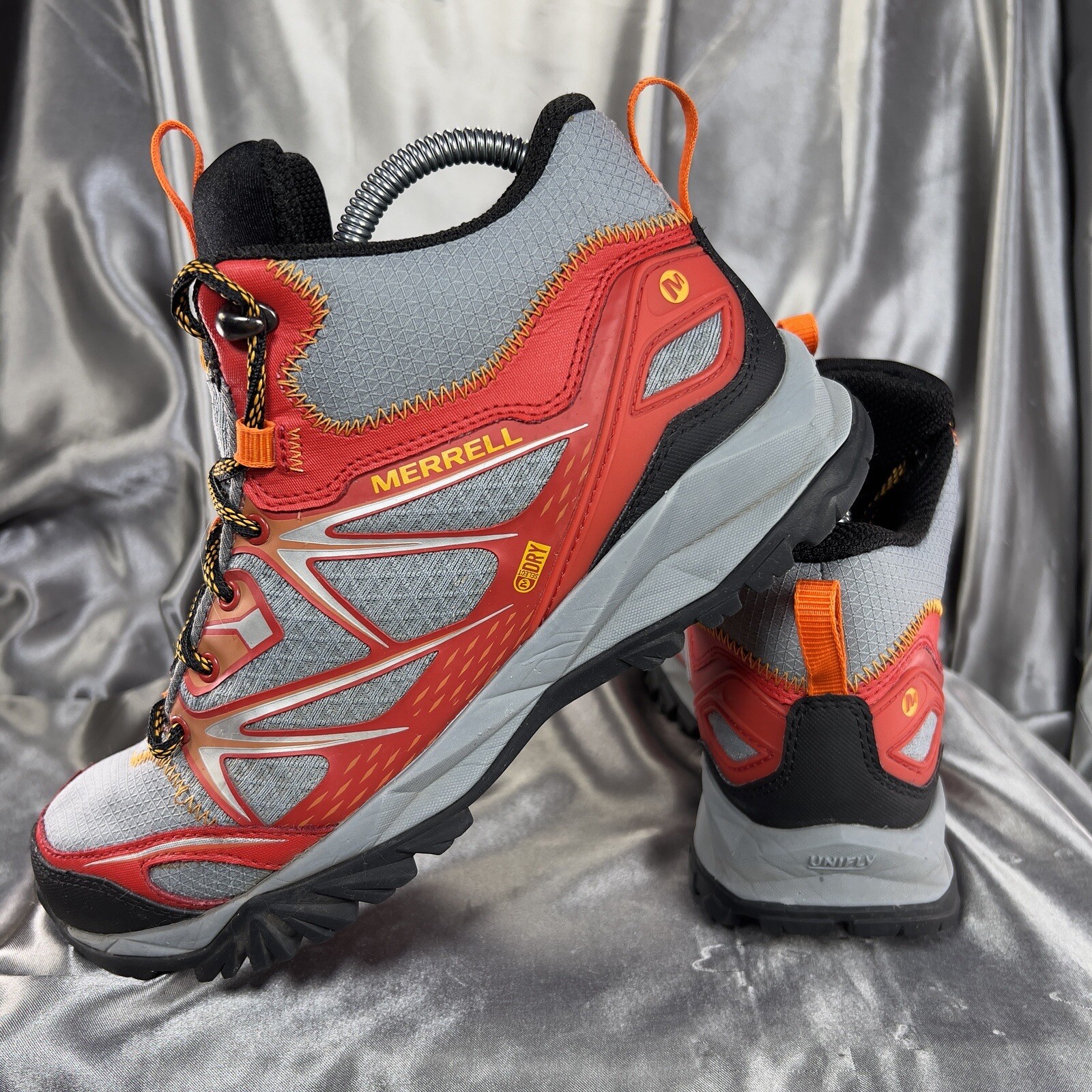 Merrell Capra Bolt Mid Waterproof Hiking Boots Men's 7 / EU 40 Red Gray Gorpcore