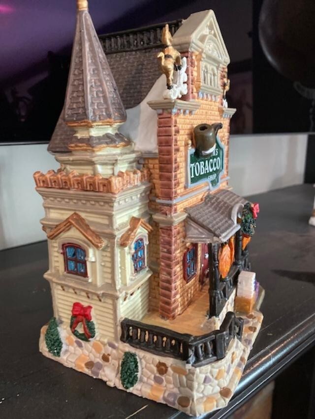 Lemax Tom's Tobacco Shop Plymouth Corners Christmas Village Collectible