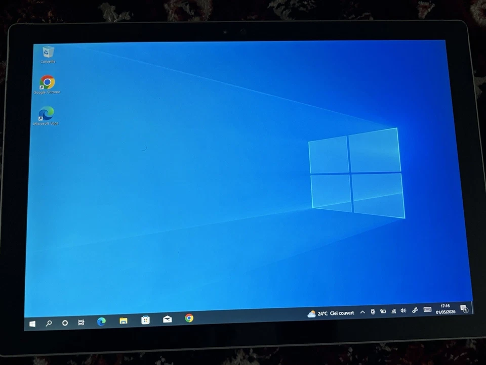1 Microsoft Surface Pro 1724 I5-6300U 4Go 128Go POUR PIECES/FOR PARTS LIRE/READ - Photo 1/3