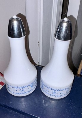 Vintage Gemco Oil & Vinegar Cruet Blue Hanging Snowflake Garland Corelle Pyrex