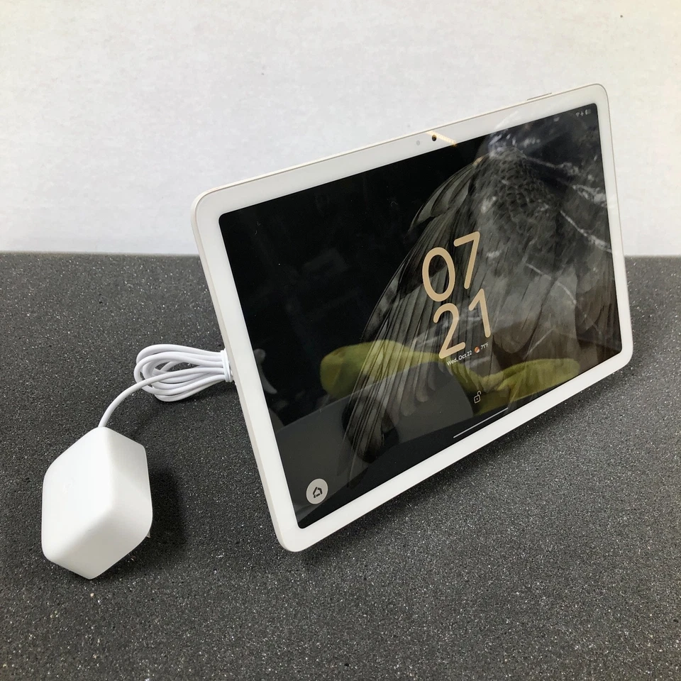 Tablet Google Pixel 128 GB WiFi con base de carga (blanca) Foto 4 de 4