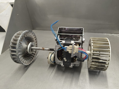 Grundig D62320 Kondenstrockner Motor Antrieb Welling YXH130-2  #50484