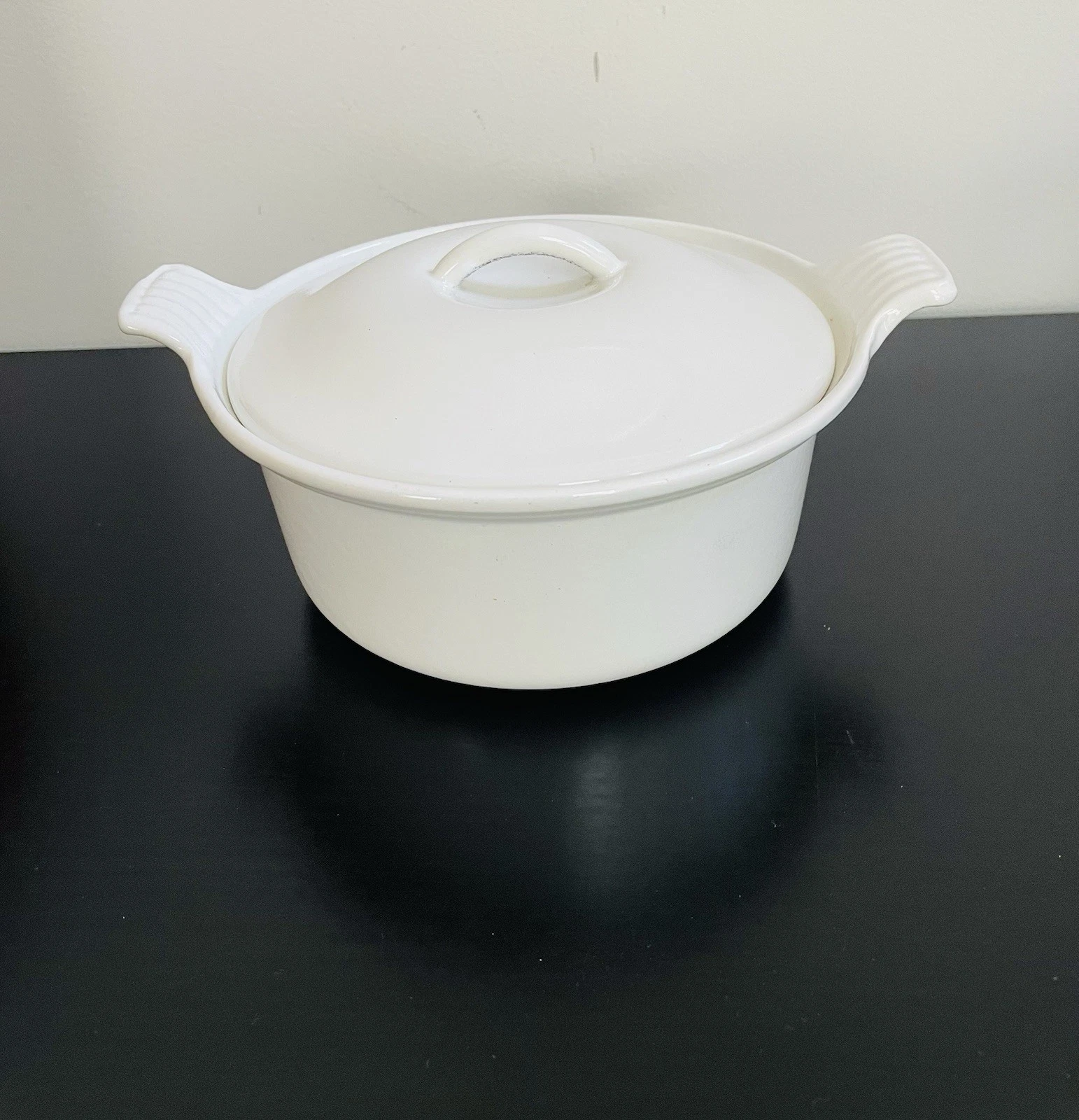 Le Creuset #18 White Small Cast Iron Enameled Dutch Oven W/Lid 2qt