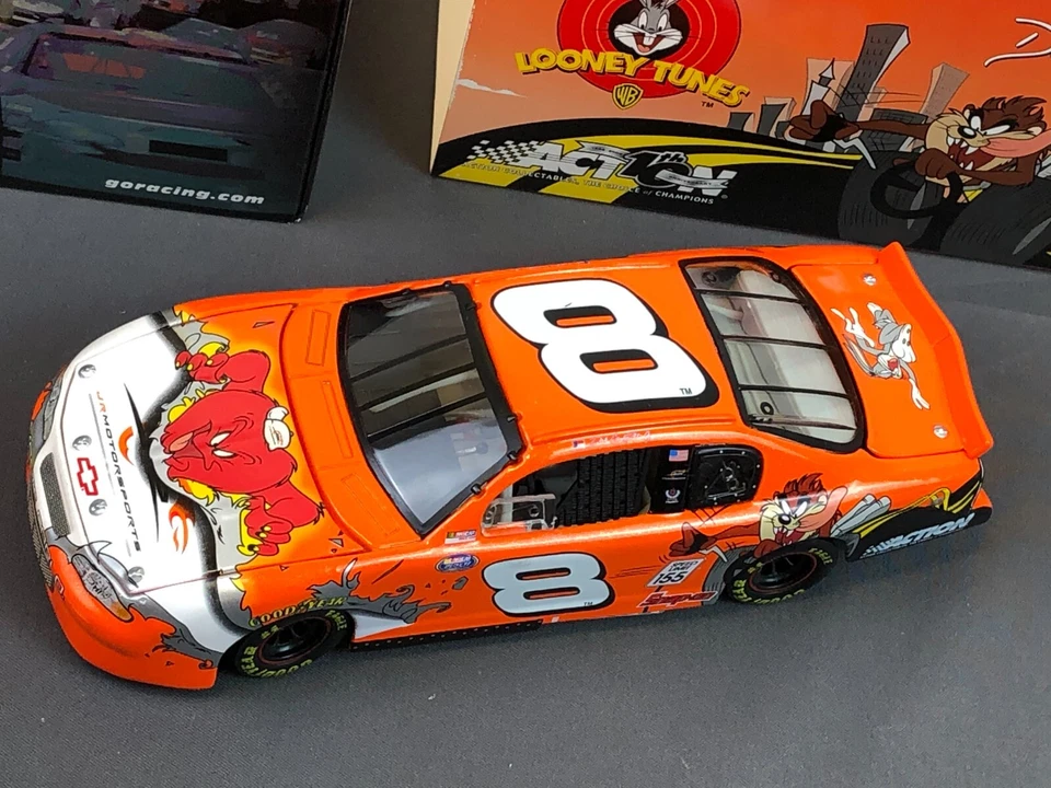 ACTION NASCAR 1:32 Diecast DALE WONHARDT JR #8 LOONEY TUNES JR MOTORSPORTS TAZ Foto 3 de 4