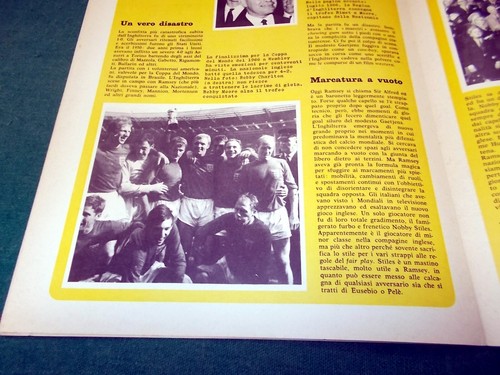 Enciclopedia Il Pallone d'Oro n. 54 Calcio Inglese CELTIC 1967/68 ed. Perna 1969 - 第 4/4 張圖片