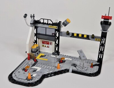 LEGO Super Heroes Airport Build ONLY - NO Box/Minifigures -76314 Avengers Battle