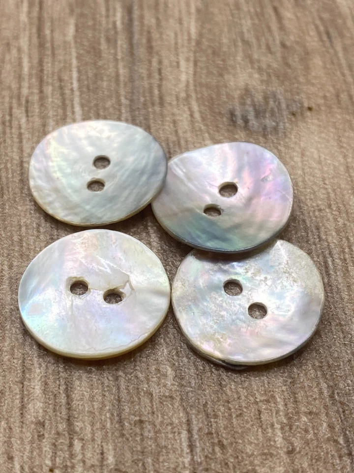 15mm Natural Mother Of Pearl Buttons 2 Hole Round Knitting Cardigans Sewing - Image 2 of 4