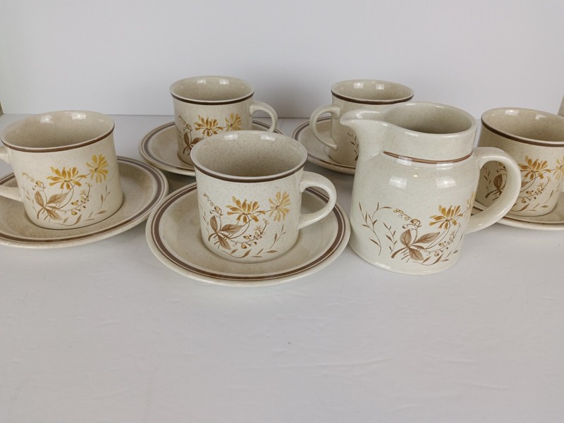 Royal Doulton Lambethware Sandsprite Pattern Cups, Saucers, and Creamer