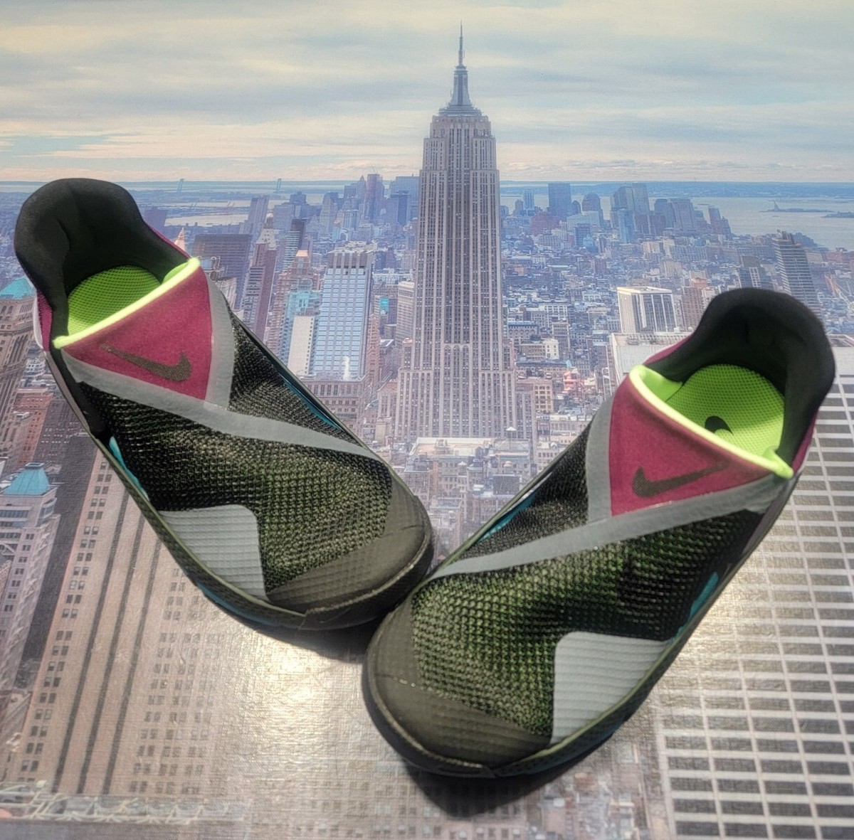 Nike Go Flyease Shoe Black/Lime Glow Mens Size 6 or Womens 7.5
