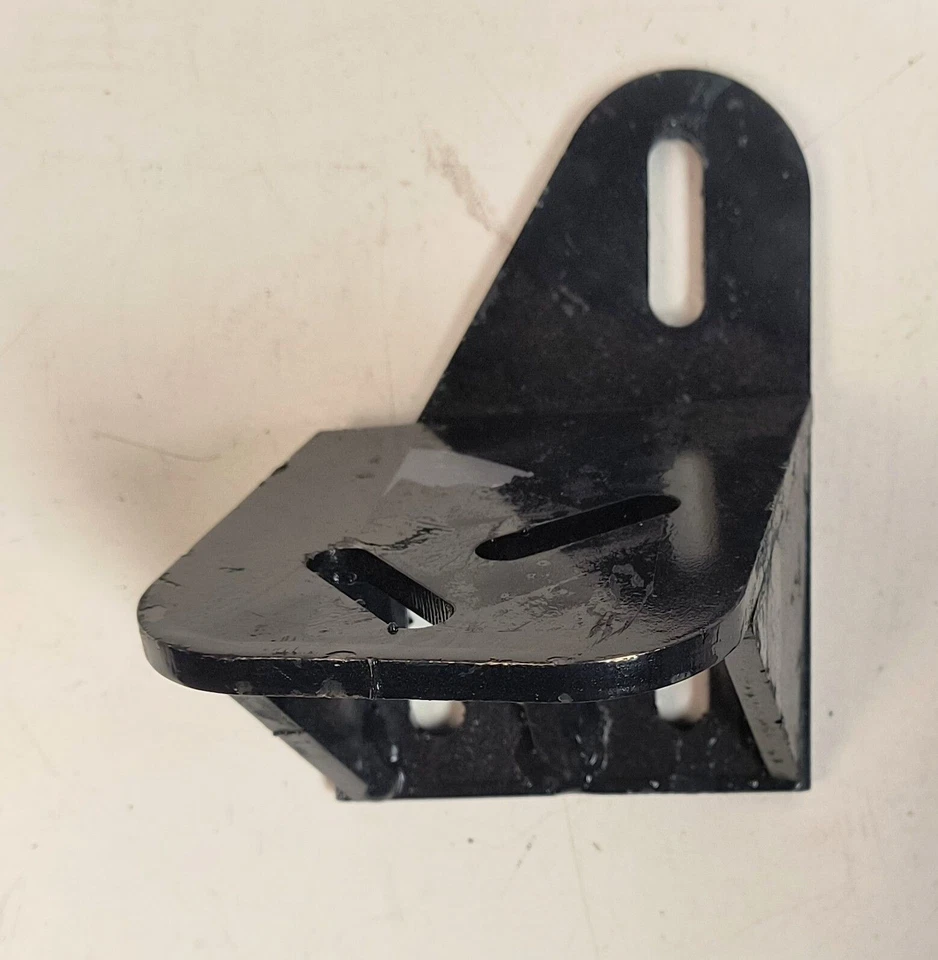 KENWORTH L11-1380 BRACKET - HOOD GUIDE FABRICATED STEEL REPLACES K275-516 - Image 2 of 4