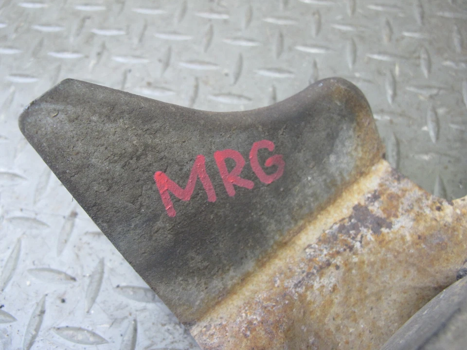 84-85 MAZDA RX7 FB 12A BOMBA DE COMBUSTIBLE FILTRO SOPORTE PLACA CON MONTAJE DE MANGUERA OEM Foto 2 de 4