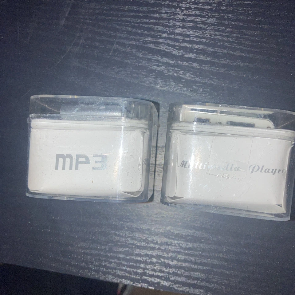 2 Mini MP3 Music Multimedia Player USB Flash Disk Metallic SILVER Micro SD new - Image 2 of 3