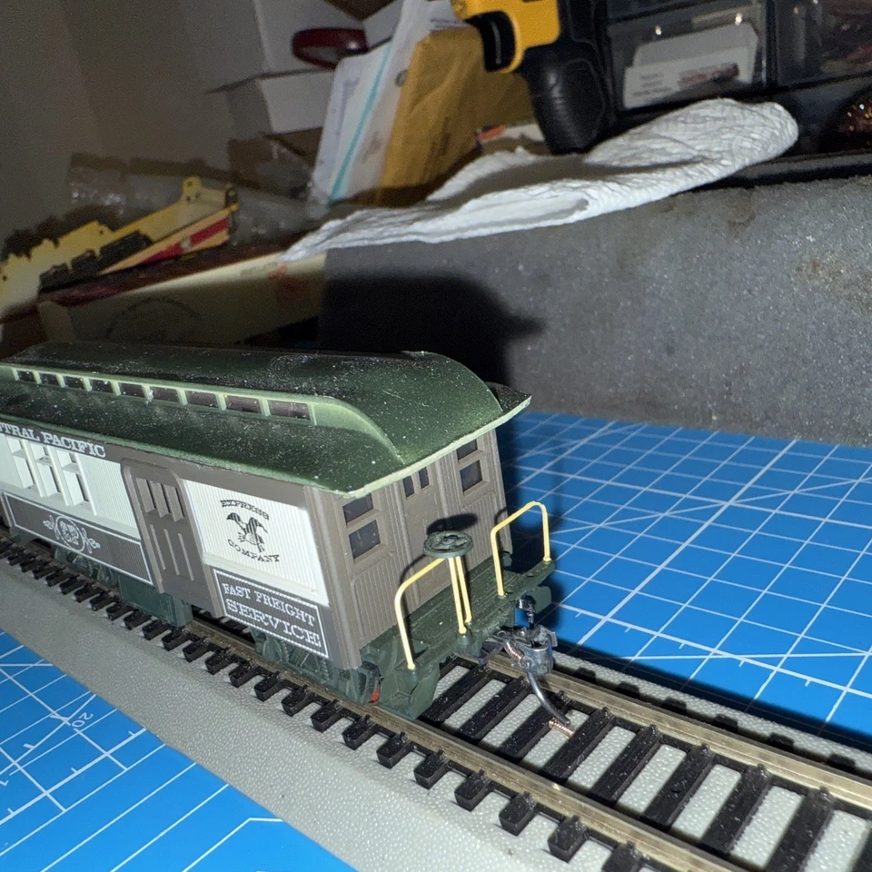 Custom Roundhouse HO Central Pacific RR 36' Overton Combine iluminado con condensador  Foto 3 de 4