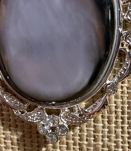 Vintage Silvertone Abalone Pendant With Rhinestone Accents On 22” long chain - Picture 9 of 12