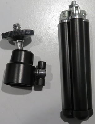 Brookstone Micro Mini Pocket DLP Projector Pro 907977 w