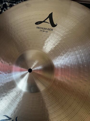 Zildjian 24" A Series Medium Ride Cymbal - Picture 2 of 3