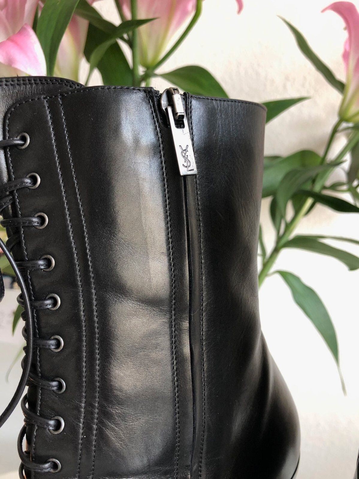 Stivaletti Yves Saint Laurent in pelle numero 40 con scatola