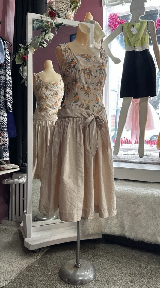 Vestido de Día Vintage Años 50 Estampado Floral Bordado Ajuste y Acampanado Algodón Fiesta Verano S Foto 4 de 4