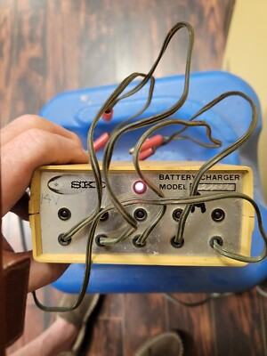   SKC MASTER CHARGER STATION SELECTABLE DISCHARGE CHARGE & TRICKLE TESTED 224-16