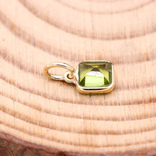 Square Shape Peridot Pendant Elegant 14k Yellow Gold Pendant Mother's Day Gift - Picture 9 of 12