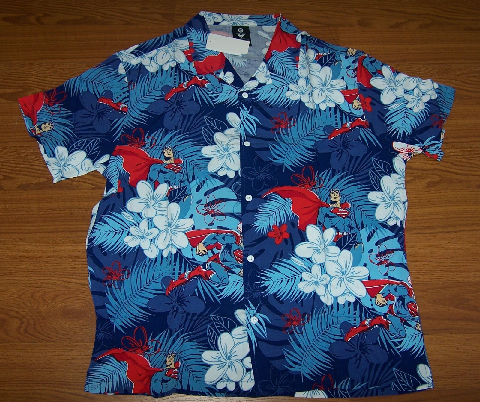 Size 2XL  Mens DC Comics Superman & Floral Allover Print Woven Button-Down Shirt