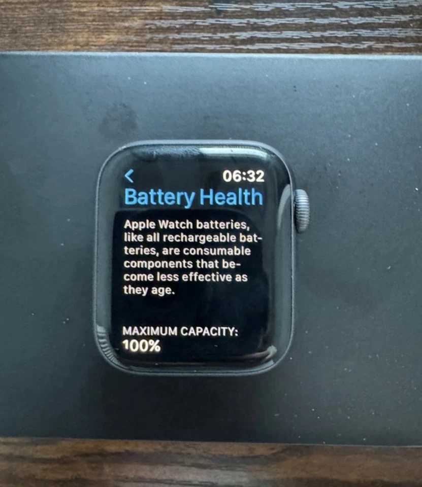 Apple Watch Nike+ Series 4, photo 2 of 5