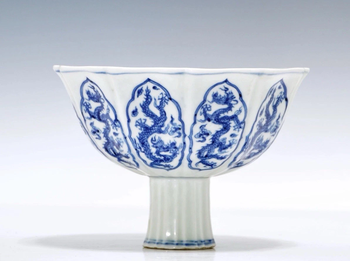 十八羅漢碗骨董品 猛犸｜十八罗汉手持十八尊者聚牙林，或怒目或低眉，衣带当风绕骨润