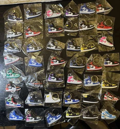 Portachiavi Air Jordan Nike Yeezy Boost gomma piatta retrò molte colorazioni