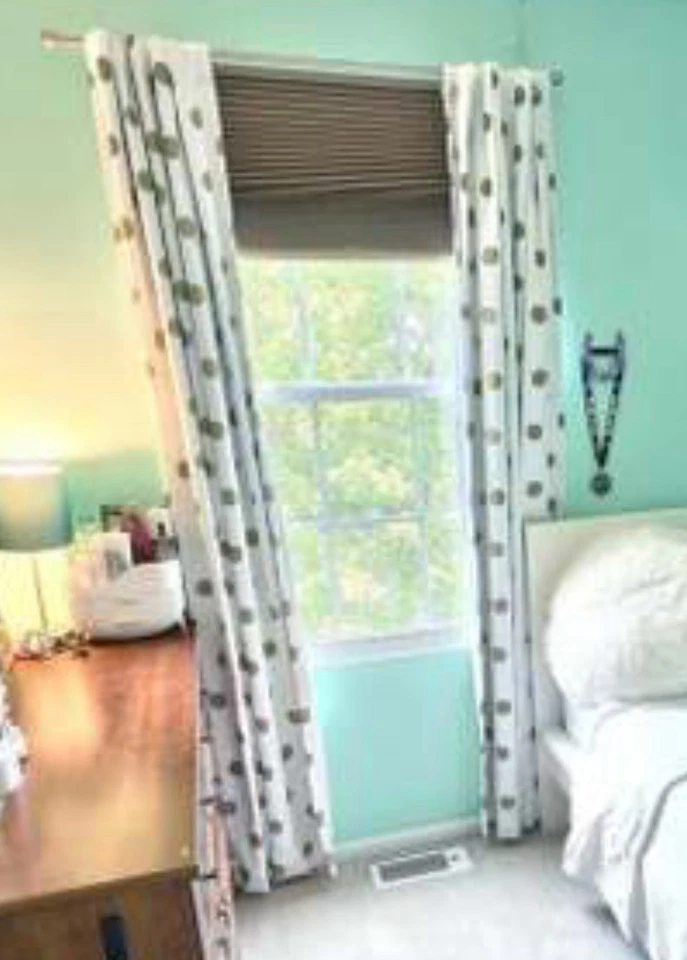 Bloqueo de luz 84" blanco con círculos dorados panel cortina Foto 2 de 4