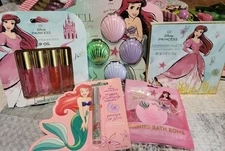 17pc Set Disney PRINCESS ARIEL NEW Complexion Palette, Lip Balms/Gloss/Oil, Bath