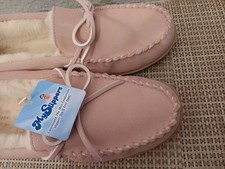 NWT MY SLIPPERS by My Pillow PINK Suede MOCCASINS fur lined SLIPPERS womens 11