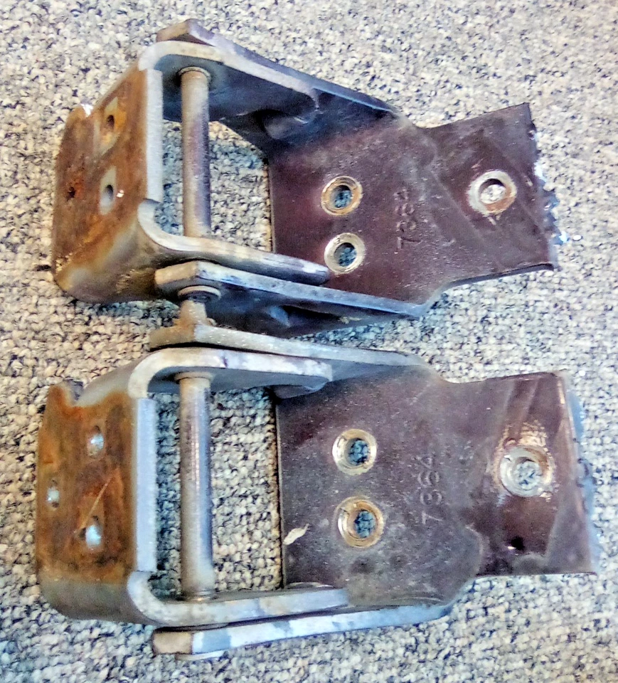1977-92 Cadillac Fleetwood Pair Front Upper Door Hinge OEM FC-44DG - Image 2 of 4