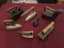 Antike B&uuml;geleisen - Sieben St&uuml;ck  aus Eisen