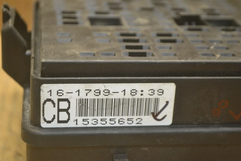 Оригинальный соединительный модуль коробки предохранителей 2000 Buick Lesabre 15355652 315-9a6 - Изображение 3 из 4