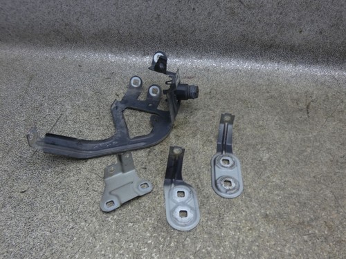 Halter Kotflügel vorne links Träger BMW F11 525D 5K Touring 11.1811.017