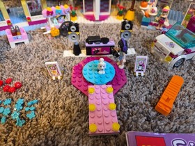 LEGO FRIENDS: Heartlake Shopping Mall (41058)