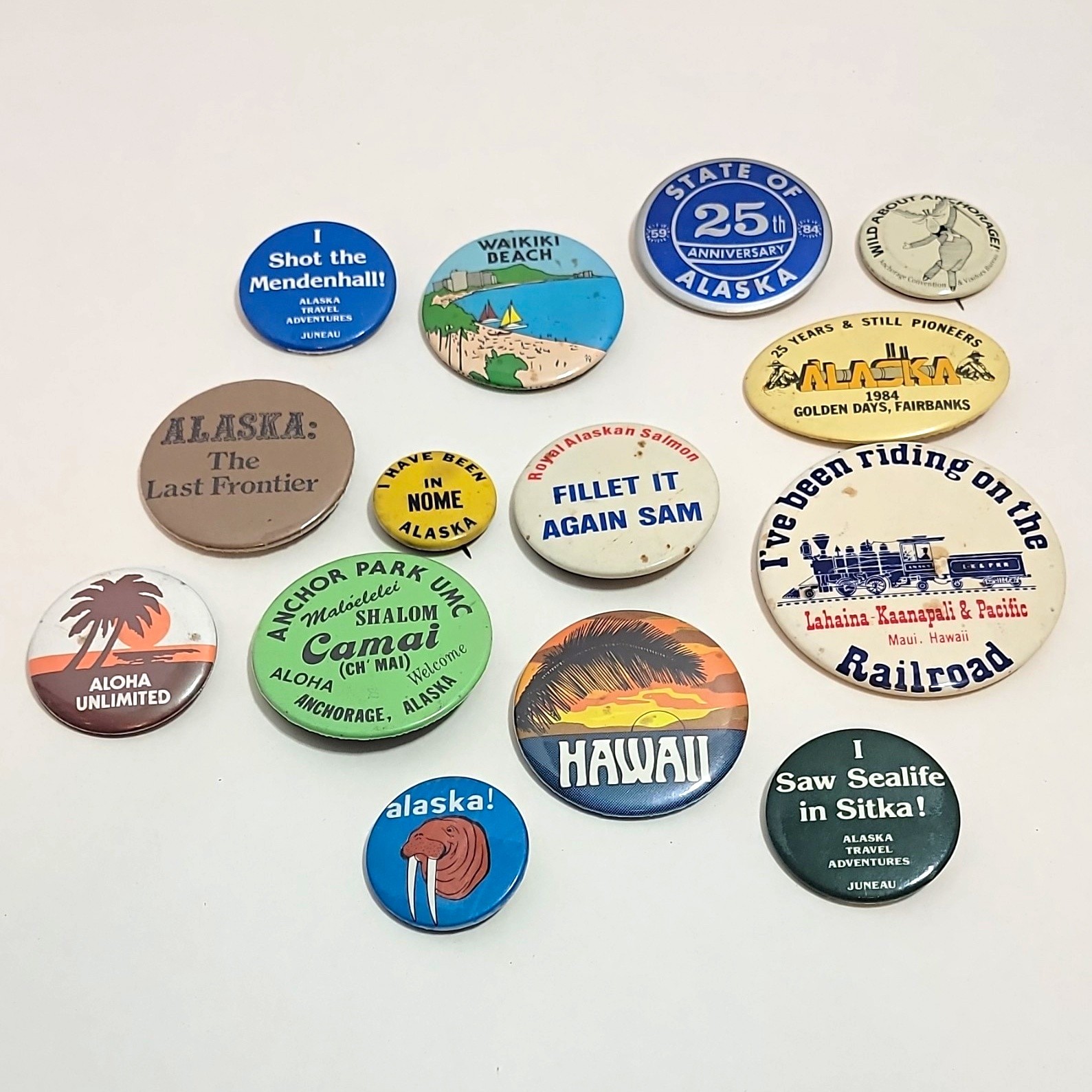 Vintage Alaska Hawaii Souvenir Button Lot 13 Waikiki Maui Railroad 1984